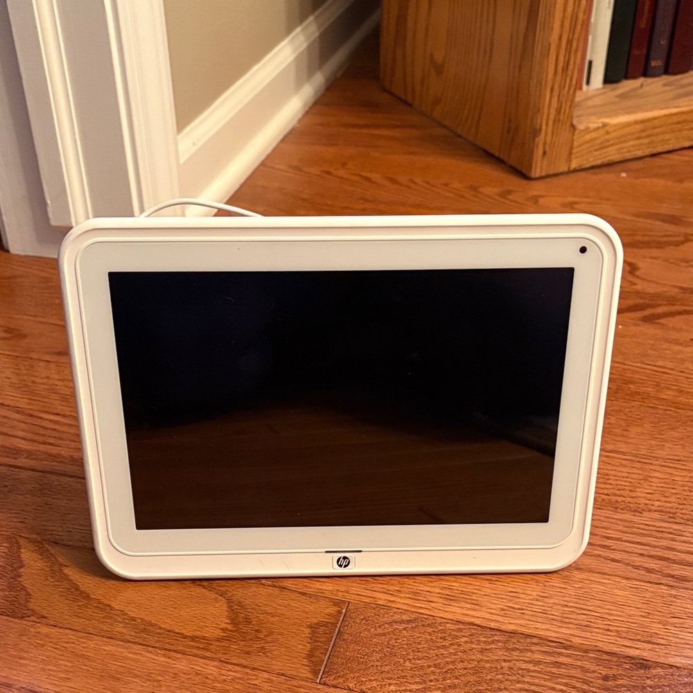 HP DF1050TW Digital Photo Frame 10.1”